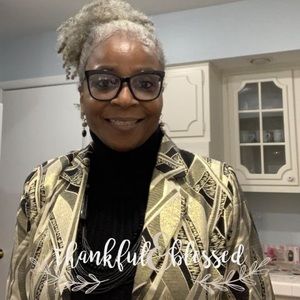 Meet your Posher, Dana